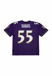 Lila Fußballtrikot mit schwarzen Akzenten. Auf der Rückseite befindet sich "SUGGS" und die Nummer "55" in weißer und goldener Schrift. Kurzarm, aus Mesh-Gewebe.