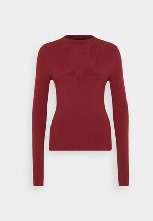 Rød stripete genser med lange ermer, rund hals, tettsittende silhuett og myk tekstur. Enkel design uten synlige lukkinger eller mønstre.
