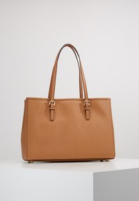 MICHAEL Michael Kors JET SET TRAVEL  - Handtas - acorn