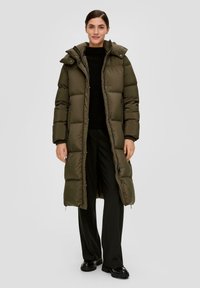 s.Oliver BLACK LABEL MIT STEPPUNG - Sulemantel - olivgrün