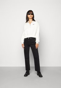 Nike Sportswear CROP - Camisola - sail/black