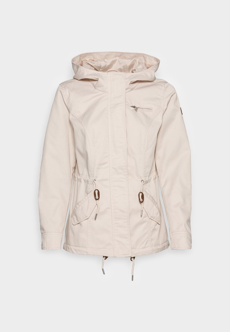 Veste à capuche beige clair pour femme avec fermeture éclair frontale, deux poches à rabat, liens ajustables à la taille et poche zippée sur la poitrine.