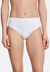 Witte katoenen bikinionderbroek met een hoge taille, een gladde textuur en zonder zichtbare patronen of hardware. Eenvoudig en basisontwerp.