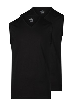 Zwei schwarze ärmellose V-Ausschnitt-Unterhemden aus natürlicher Flexbaumwolle, übereinandergelegt mit sichtbaren Ragman-Markenetiketten innen an den Kragen.