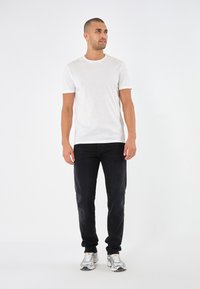 Pier One by Zalando - 7 PACK - Basic T-shirt - white Thumbnail Image 1