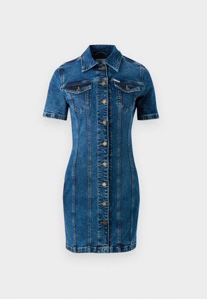 Denim jurk in een medium wash blauwe kleur, met korte mouwen, een knoopsluiting aan de voorkant, twee borstzakken en een getailleerde pasvorm met verticale stiksels.