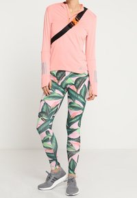 adidas Performance T-shirt till träning - coral