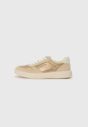 - Sneakersy niskie