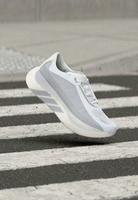 Non sélectionné, footwear white/lgh solid grey/silver-coloured metallic