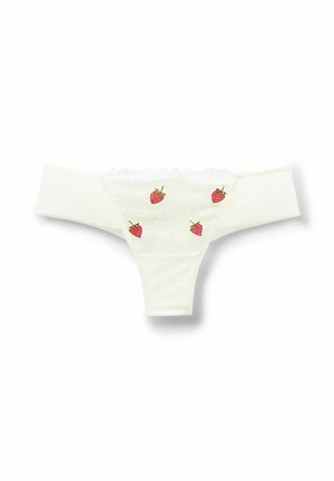 Weiße Spitzen-Stringunterwäsche mit aufgestickten roten Erdbeeren auf dem Vorderteil, präsentiert vor weißem Hintergrund.