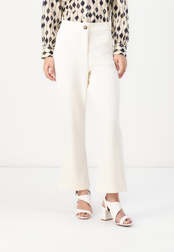 KATE PILLOU  - Trousers - birch