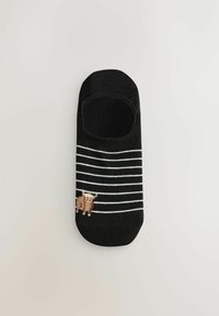 Czarne skarpetki z białymi poziomymi paskami i małą brązową ilustracją zwierzęcia po boku. Gładka tekstura i niski krój.