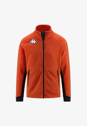Giacca in fleece arancione con dettagli neri. Presenta un colletto alto, zip completa e due tasche laterali. Logo Kappa sulla parte sinistra del torace.