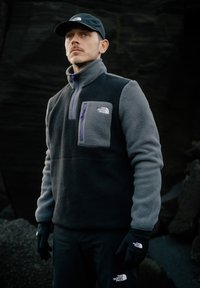 The North Face M YUMIORI 1/4 ZIP - Fleecegenser - black/anthracite grey