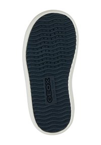 Mörkblå gummisula med en vågig textur, vit kant och ventilationshål; har "GEOX"-loggan i mitten.