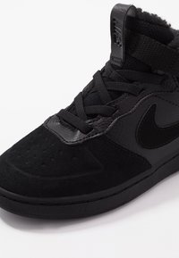 Nike Sportswear COURT BOROUGH MID WINTERIZED  - Čevlji za dojenčke - black/white