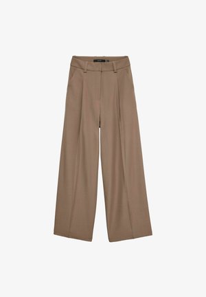 Pantaloni beige a gamba larga realizzati in tessuto morbido, con vita alta, pieghe frontali e tasche laterali. Design pulito e sartoriale.