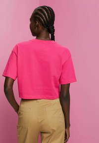 Shirt FRENCH FUCHSIA GLAM mit exklusivem Printmotiv main image 1