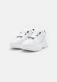 Versace Jeans Couture FONDO SPEEDTRACK - Tenisky - white