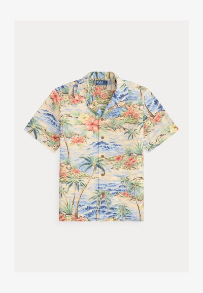 Košeľa s krátkym rukávom na gombíky s tropickou potlačou zobrazujúcou palmy, kvet hibisku, oceánske vlny a hory v pastelových farbách.