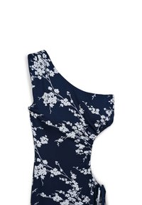 Abito blu navy a spalla unica caratterizzato da motivi floreali bianchi, texture arricciata sul lato e una finitura in tessuto liscia.