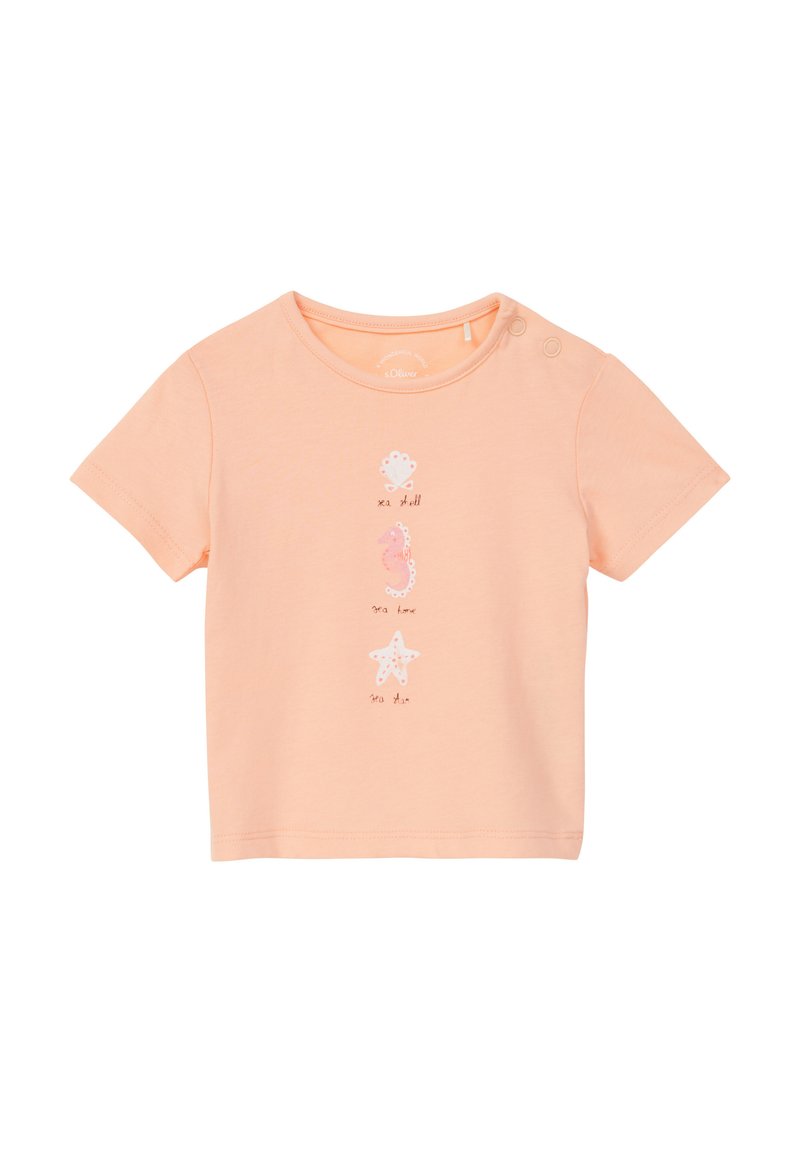Pfirsichfarbiges Baumwoll-T-Shirt mit kurzen Ärmeln, das mit gestickten meeresthematischen Motiven verziert ist: einem Seepferdchen, einem Seestern und einer Muschel, mit dekorativen Akzenten.