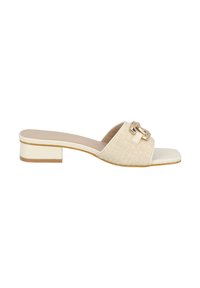Beige Blockabsatzsandalen mit geflochtenem Riemen und dekorativen metallischen Akzenten. Glattes Lederfußbett und strukturierte Oberseite. Offene Zehenform.
