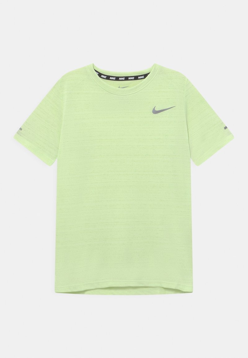 Helles grünes Nike T-Shirt mit kurzen Ärmeln, regular Fit, Rundhalsausschnitt und einem grauen Nike-Logo auf der Brust. Verfügt über ein dezentes strukturiertes Muster.