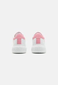 Valentino BOUNCE - Trainers - white/pink