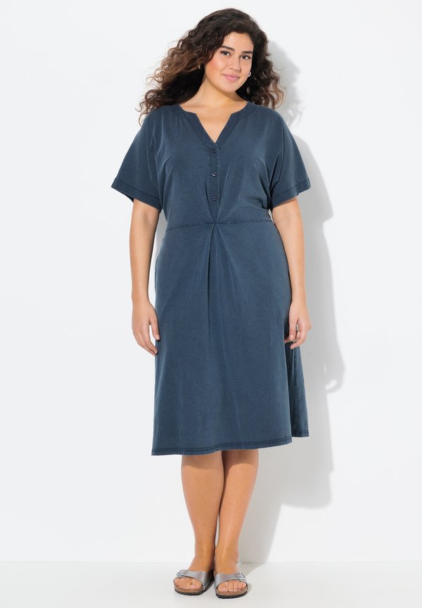 COLD DYED SHORT SLEEVE SPLIT NECK - Jerseykleid - marine