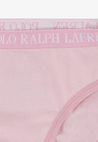Rózsaszín pamut alsónadrág puha tapintással és kontrasztos derékrésszel, amelyen fehérrel van megemelve a "Polo Ralph Lauren" felirat.
