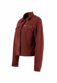Rote Wildlederjacke mit Kragen, Knopfverschluss, zwei Brusttaschen mit Klappen und langen Ärmeln. Verfügt über dezente Nähte.