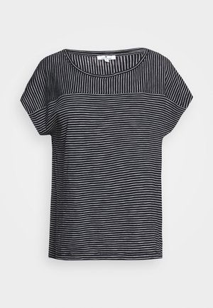 Schwarzes kurzärmeliges Hemd mit weißen dünnen horizontalen Streifen am Körper und vertikalen Streifen auf dem oberen Brustbereich und den Ärmeln.