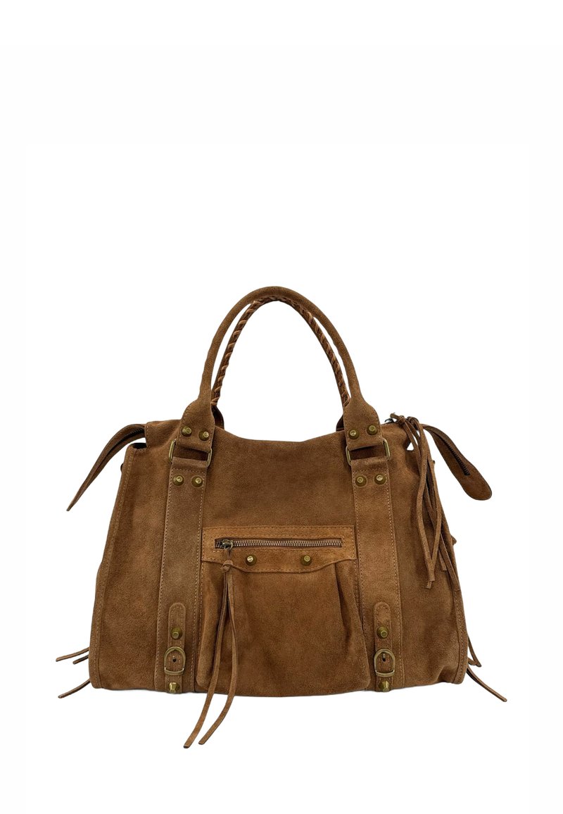 Sac à main en suède brun avec deux poignées tressées, poche avant zippée avec un pompon, ferrures en laiton et sangles décoratives avec boucles sur les côtés.