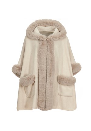 Poncho beige avec capuche, orné d'un bord en fausse fourrure et de poches. Texture douce avec une coupe ample et fluide. Accentué par un col et des poignets en peluche.