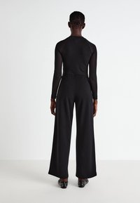 Vero Moda VMBERLIN ZAMIRA MW WIDE NOOS - Pantalon classique - black
