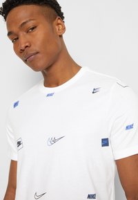Nike Sportswear LOGO TEE - T-shirt estampada - weiss