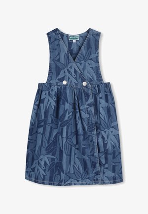 Robe en denim bleu foncé avec un motif de feuilles. Présente un design portefeuille, un col en V, et deux boutons blancs sur l'épaule.