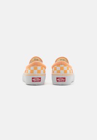 Vans CLASSIC SLIP-ON PLATFORM - Tossud - apricot