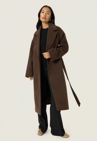 Soaked in Luxury RUBIE BELTED  - Cappotto classico - hot fudge