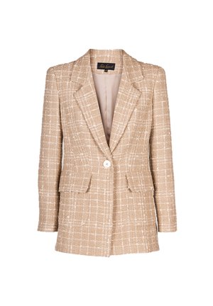 Beigen värinen tweed-takki, jossa valkoinen ruutukuvio, halkioreunaiset kaulukset, yksittäinen valkoinen nappi, kaksi etutaskua läpällä ja pitkät hihat.