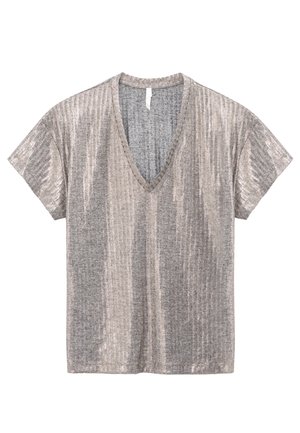 T-shirt V en coton de couleur gris métallique texturé avec des manches courtes, présentant des motifs horizontaux en ribbing et une coupe décontractée. Composition de tissu douce.