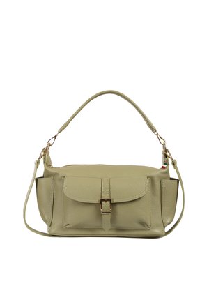 Sac à main en cuir beige clair avec poche avant à boucle, poches latérales, poignée courte et bandoulière amovible.