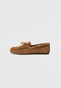 Unselected, cognac suede