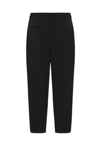 Pantalons noirs ajustés avec une texture lisse, comprenant deux poches arrière et un design de jambe fuselée. La taille comprend des passants de ceinture.