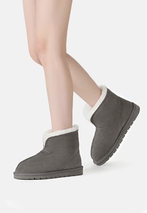 OWL  - Slippers - grey