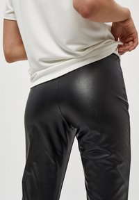 PEPPERCORN LINETTE - Leggings - Hosen - black
