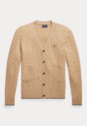 Cardigan beige a maglia con scollo a V, cinque bottoni marroni, due tasche frontali e bordatura grigia sui polsini e l'orlo. Logo sul lato sinistro del petto.