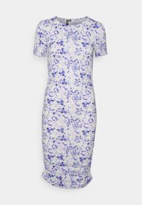 Sukienka w kwiaty z jasnofioletową bazą, ozdobiona niebieskimi i zielonymi wzorami kwiatowymi, z krótkimi rękawami i dopasowanym krojem. Wykonana z miękkiego materiału.