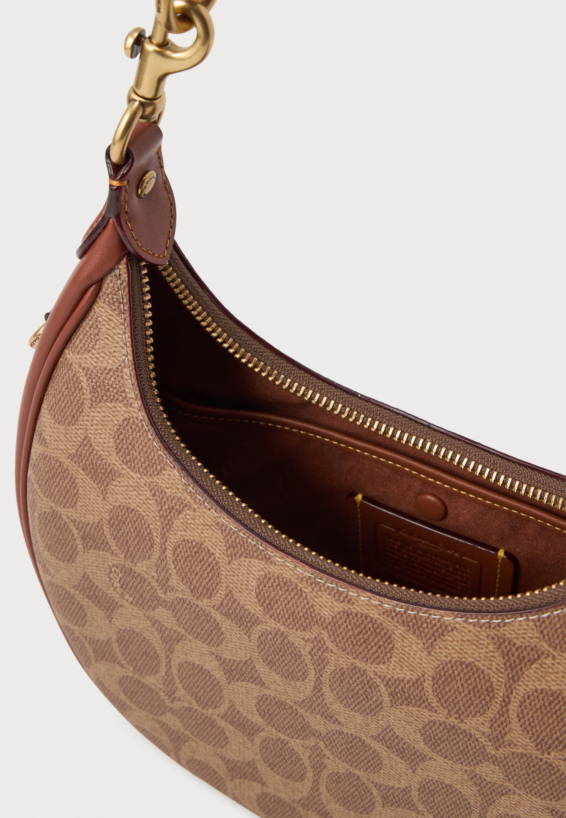 COACH JONIE BAG 22 IN SIGNATURE CANVAS - Handbag - tan caramel/tan